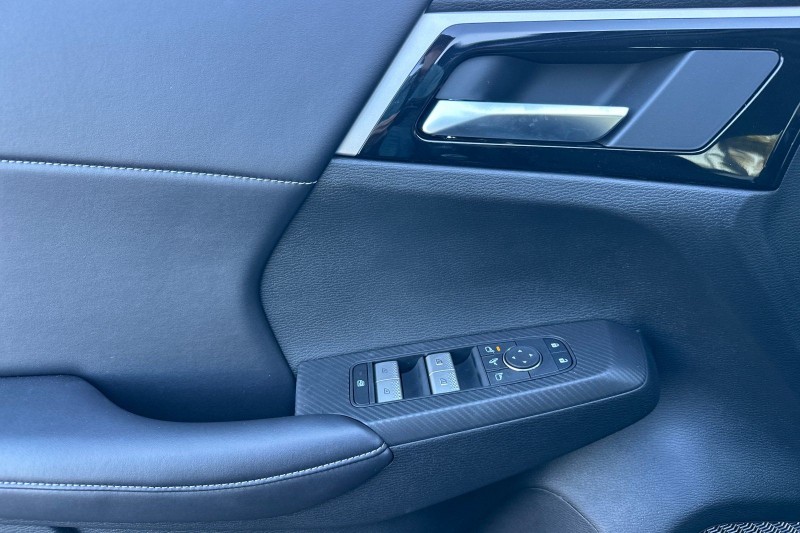 2025 Mitsubishi Outlander PHEV SE JA4T5VA94SZ003548