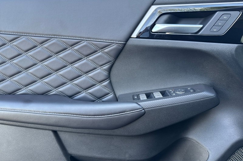 2025 Mitsubishi Outlander PHEV SEL JA4T5WA98SZ002604
