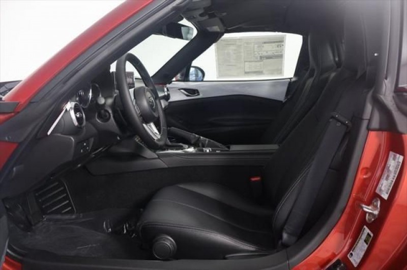 2025 Mazda MX-5 Miata RF Grand Touring JM1NDAM72S0657005