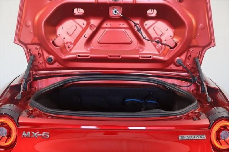2025 Mazda MX-5 Miata RF Grand Touring JM1NDAM72S0657005