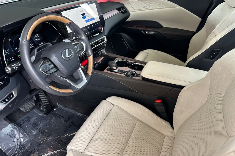 2025 Lexus RX 450h+ Luxury JTJCJMGA9S2031493