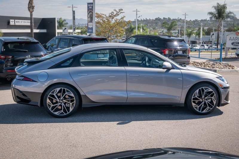 2023 Hyundai IONIQ 6 SEL KMHM34AC8PA043994