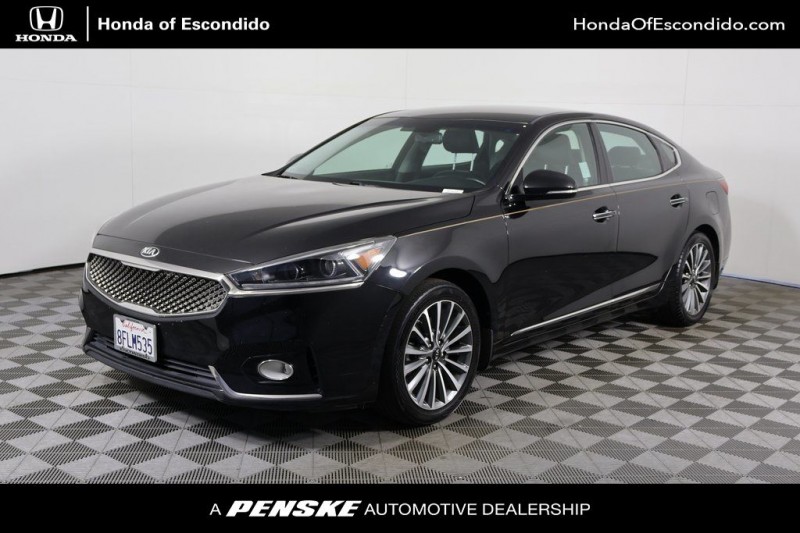 2017 Kia Cadenza Premium's photo