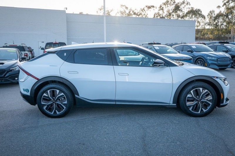 2024 Kia EV6 Light KNDC34LA0R5224823