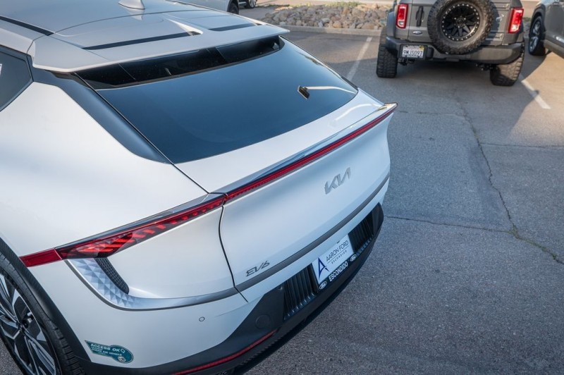 2024 Kia EV6 Light KNDC34LA0R5224823