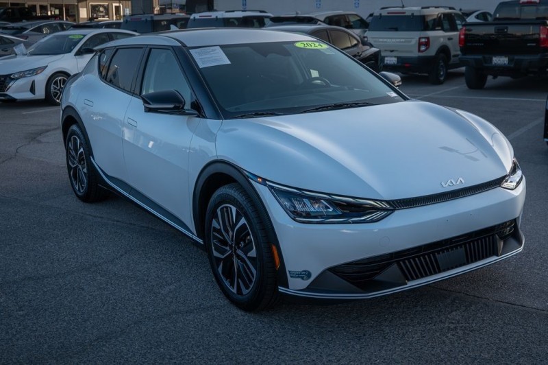 2024 Kia EV6 Light KNDC34LA0R5224823