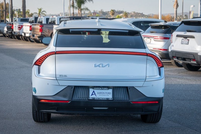 2024 Kia EV6 Light KNDC34LA0R5224823