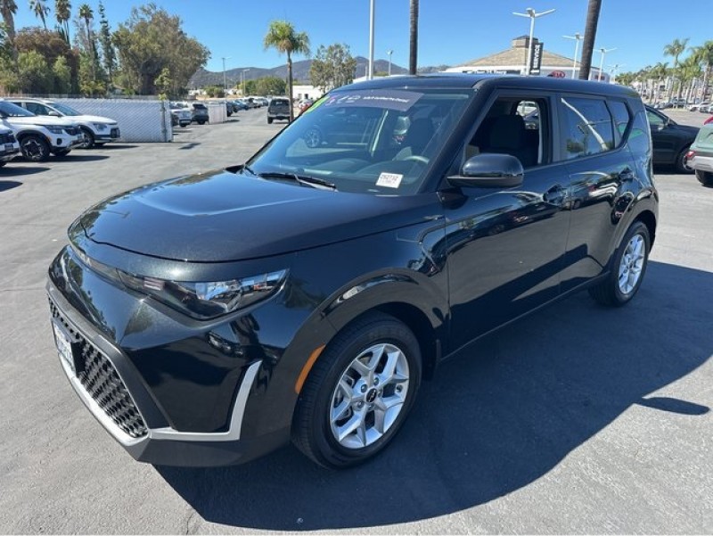 2023 Kia Soul LX KNDJ23AU5P7855666