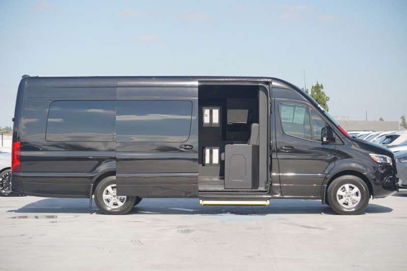 2022 Mercedes-Benz Sprinter 2500 Cargo 170 WB W1X4EDHY9NT101080