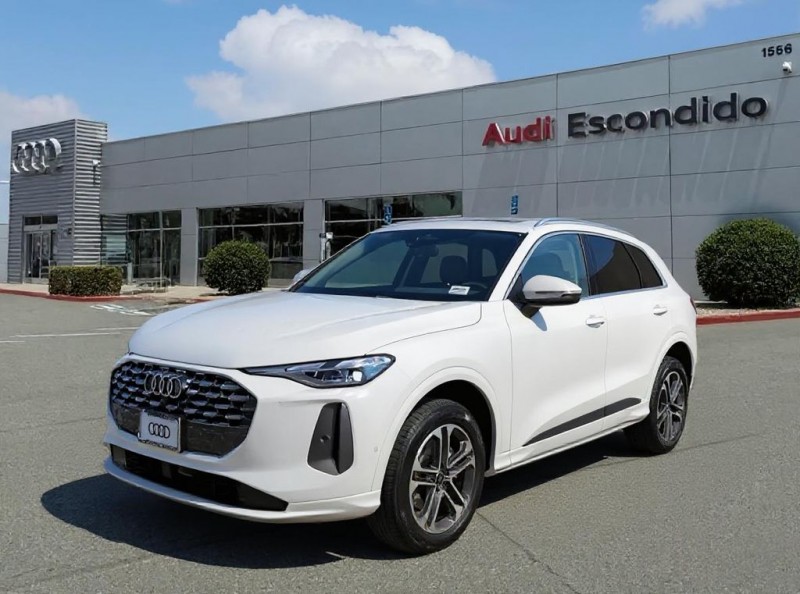 2025 Audi Q5  WA11AAGU3S2075745