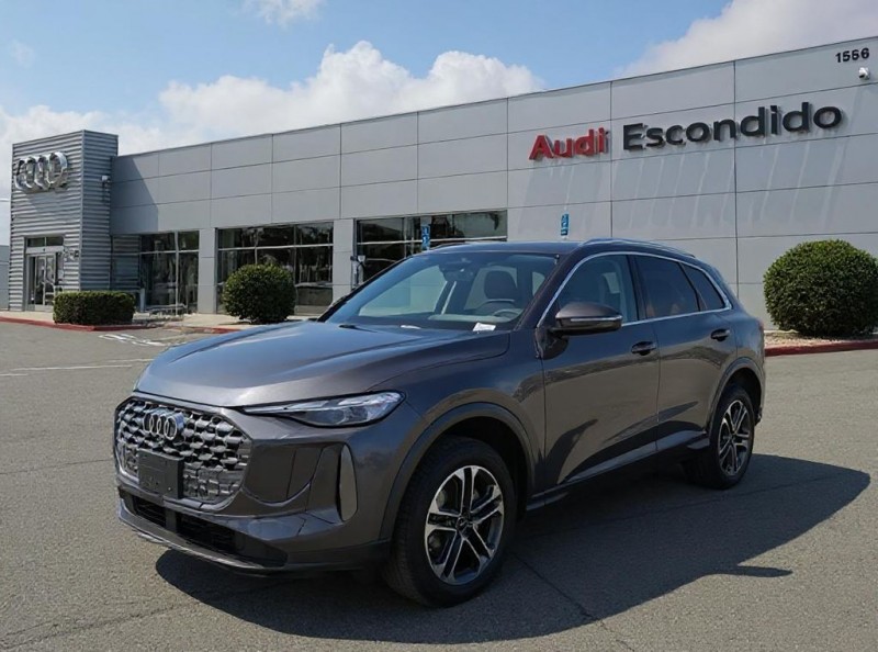 2025 Audi Q5  WA11AAGUXS2074740