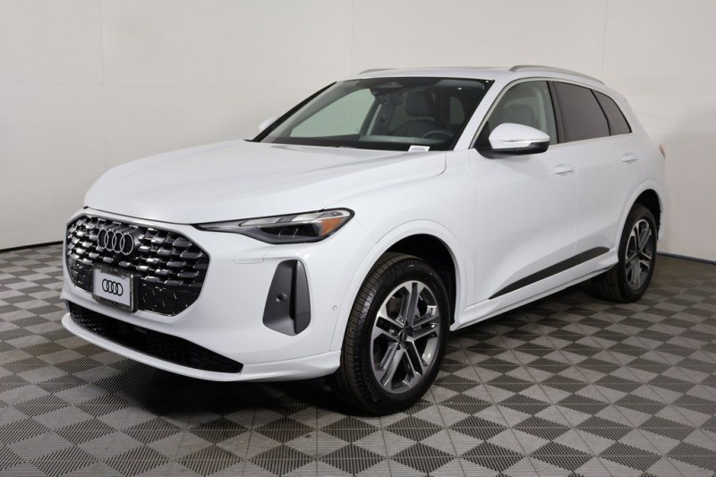 2025 Audi Q5  WA11AAGUXS2110099