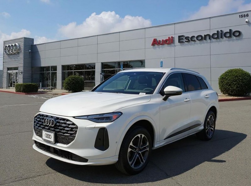 2025 Audi Q5  WA11AAGUXS2110099