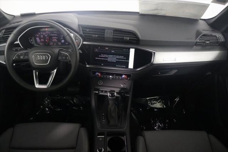 2025 Audi Q3 Premium WA1DECF33S1097482
