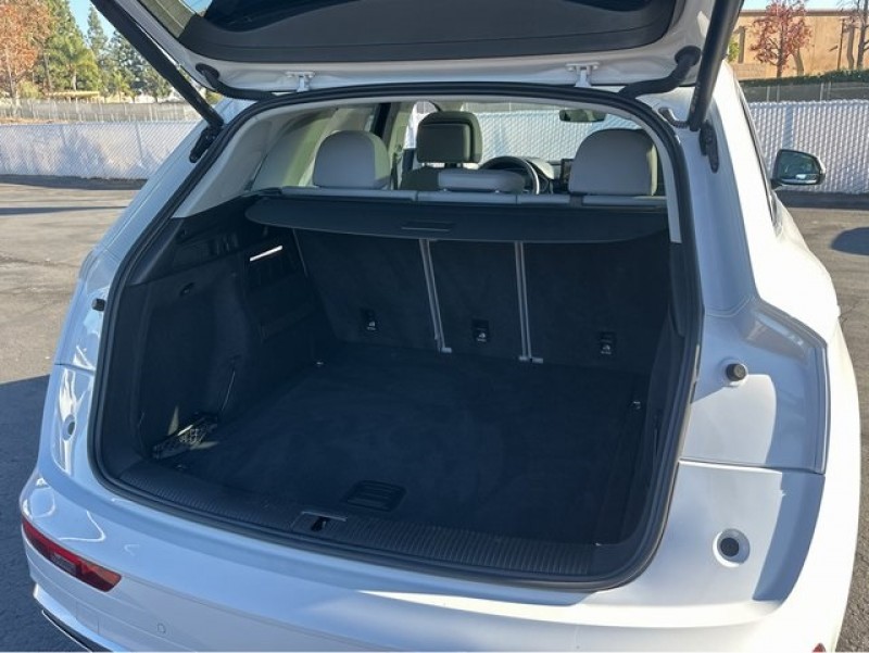 2022 Audi Q5 S line Premium Plus 45 TFSI quattro WA1EAAFY2N2121012
