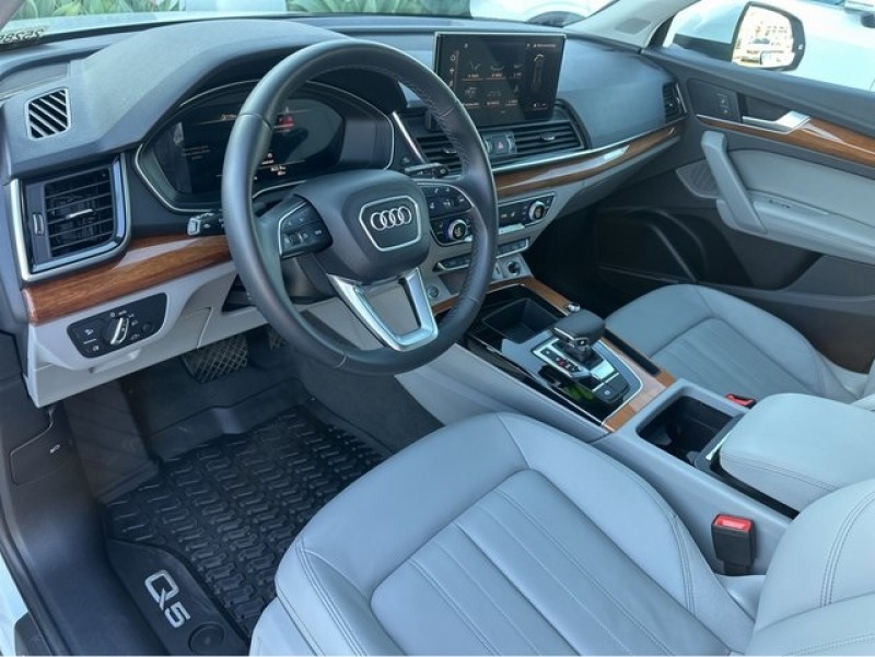 2022 Audi Q5 S line Premium Plus 45 TFSI quattro WA1EAAFY2N2121012