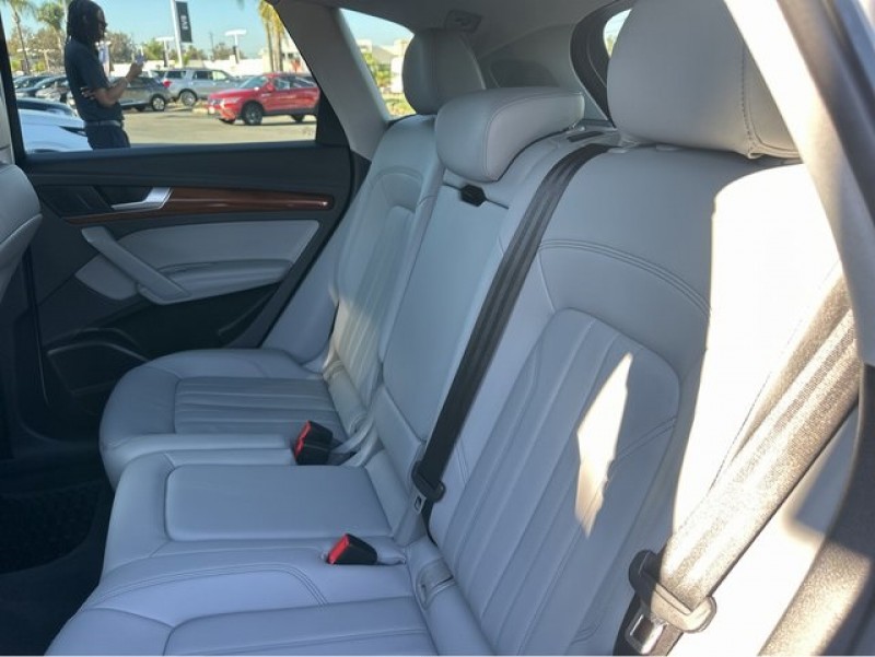 2022 Audi Q5 S line Premium Plus 45 TFSI quattro WA1EAAFY2N2121012
