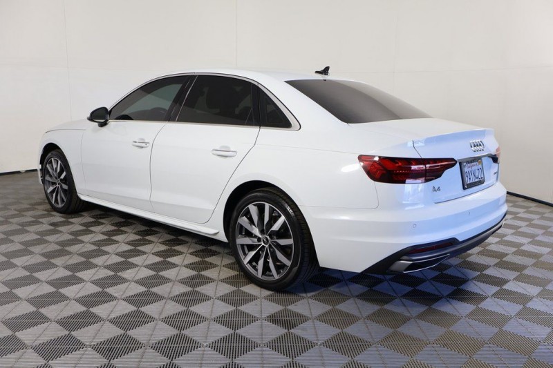 2022 Audi A4 40 Premium WAUABAF40NN003177