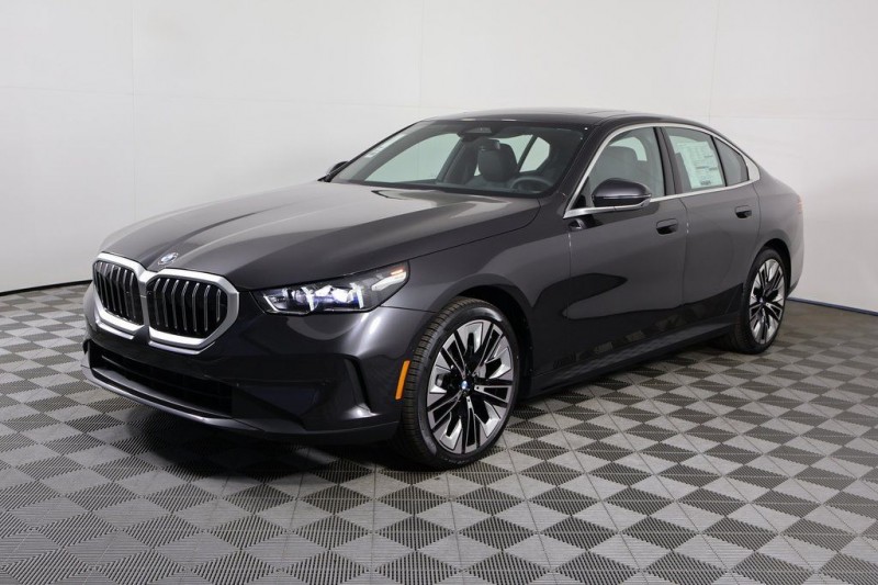 2026 BMW 5 Series 530i's photo