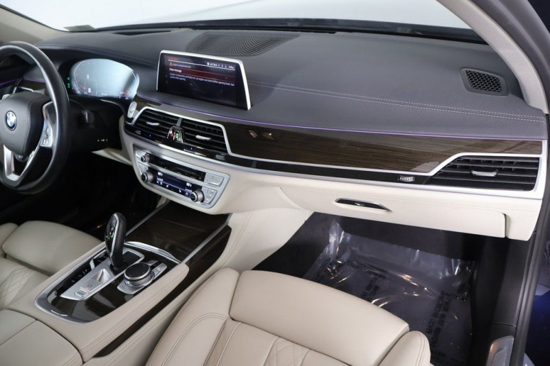 2020 BMW 7 Series 740i WBA7T2C04LCD48514