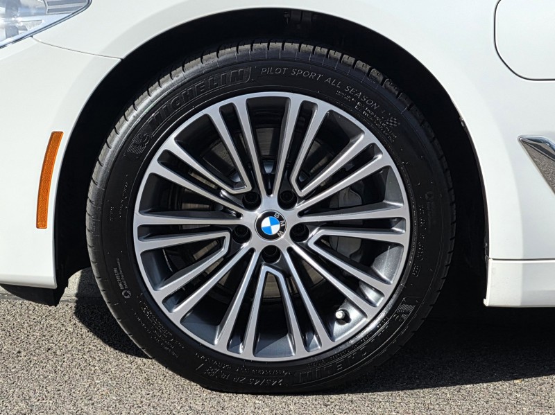 2020 BMW 5 Series 530e iPerformance WBAJA9C05LCD42628