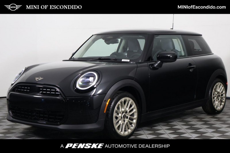 2025 MINI Cooper 2 Door Hardtop Signature Plus WMW13GD0XS2X18111