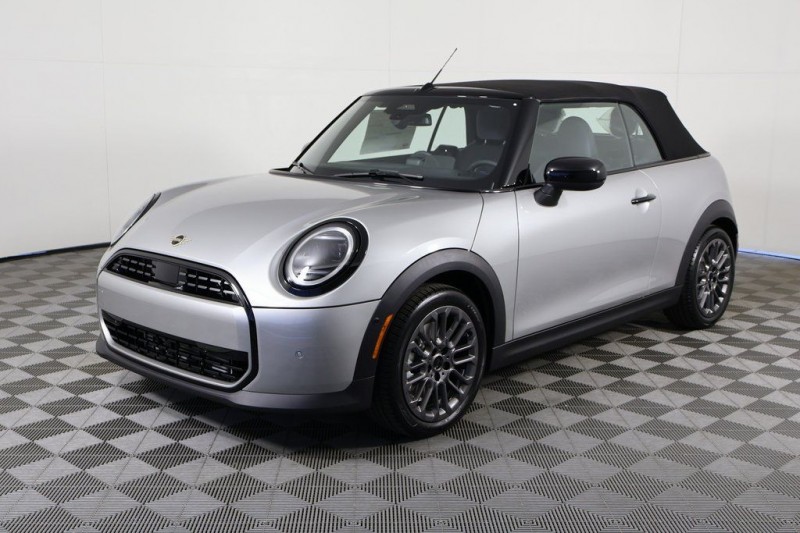 2026 MINI Cooper  WMW13GX00T2X98564