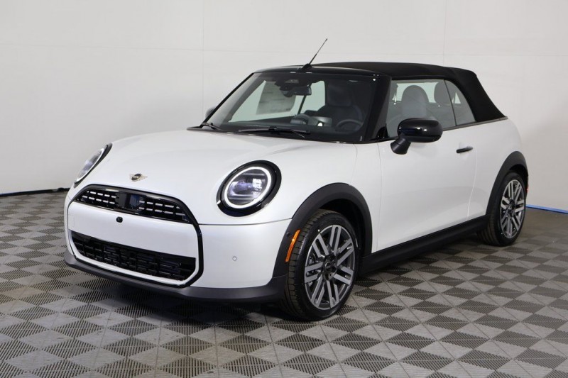 2026 MINI Cooper  WMW13GX06T2X98150