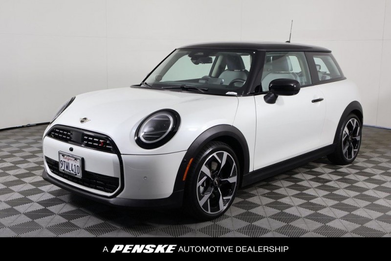 2025 MINI Cooper 2 Door Hardtop Iconic WMW23GD09S2W24287