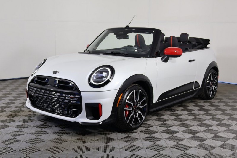 2026 MINI JCW  WMW33GX09T2X92089