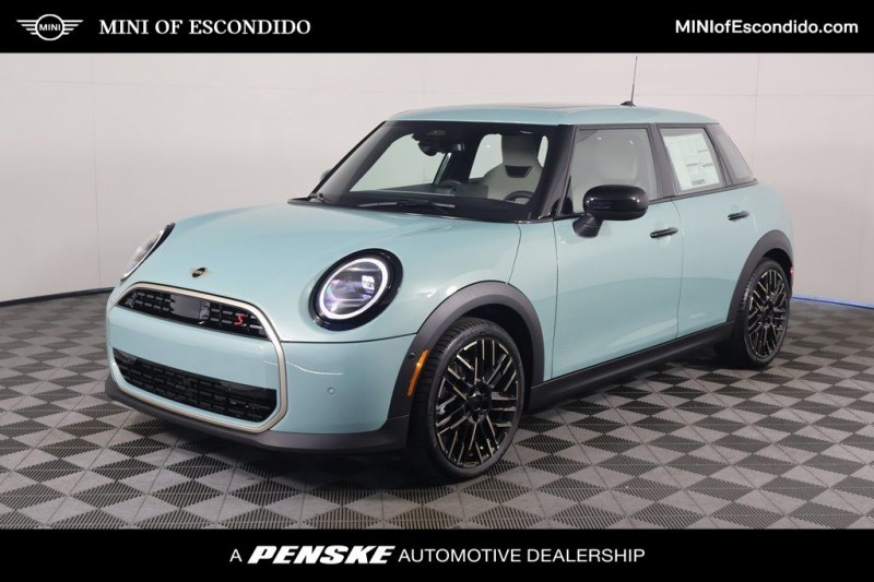 2025 MINI Cooper S 4 Door Hardtop Signature Plus WMW53GD02S2X57275