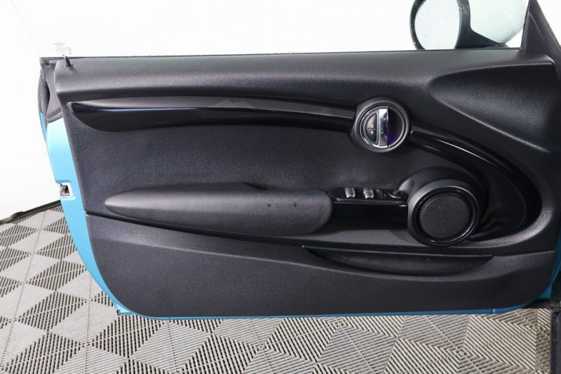2021 MINI Cooper  WMWWJ3C04M3M37439