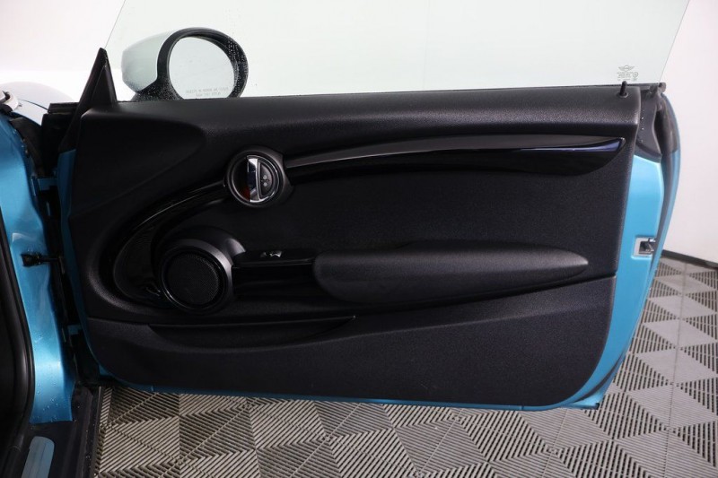 2021 MINI Cooper  WMWWJ3C04M3M37439