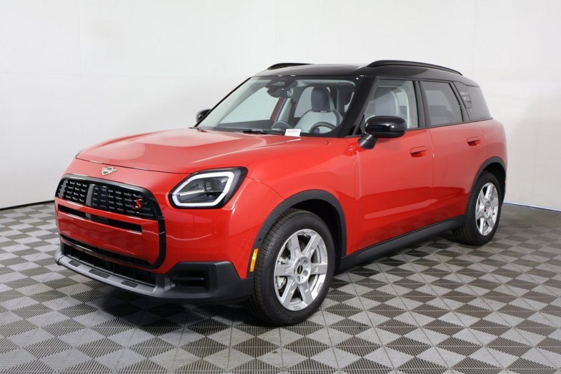 2025 MINI Countryman S's photo