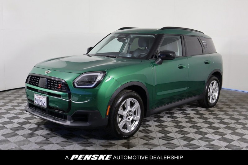2025 MINI Cooper S Countryman Base WMZ23GA04S7P38563