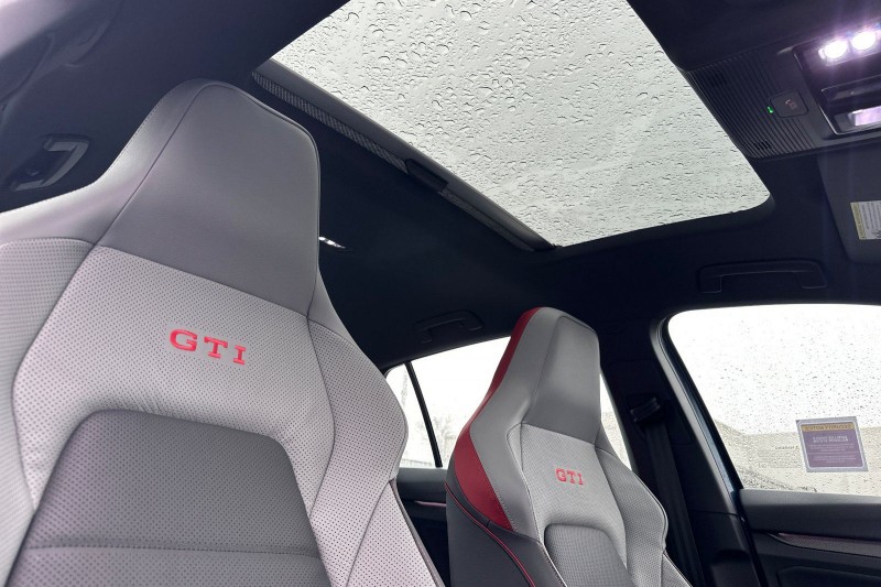 2026 Volkswagen Golf GTI 2.0T SE WVW3E7CD2TW182324