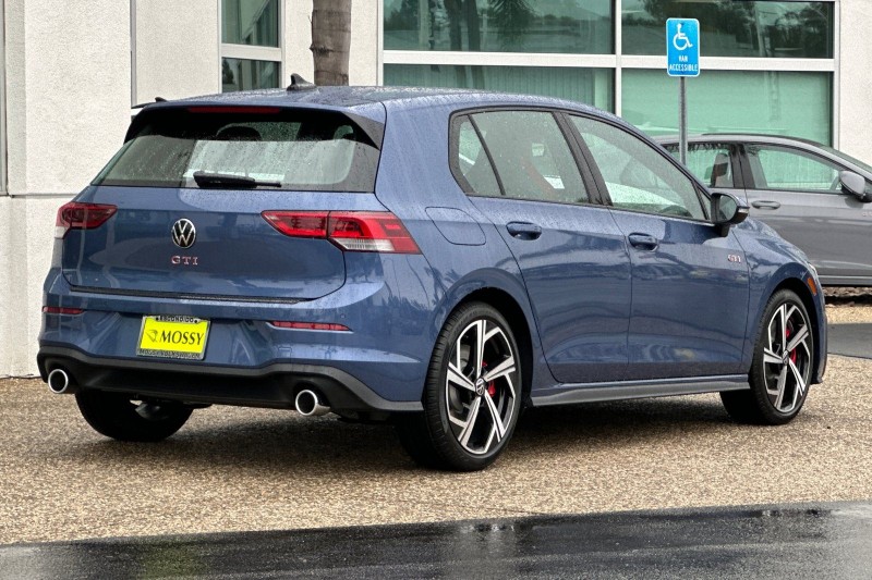 2026 Volkswagen Golf GTI 2.0T SE WVW3E7CD2TW182324