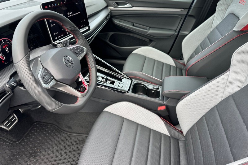 2026 Volkswagen Golf GTI SE - Photo 9