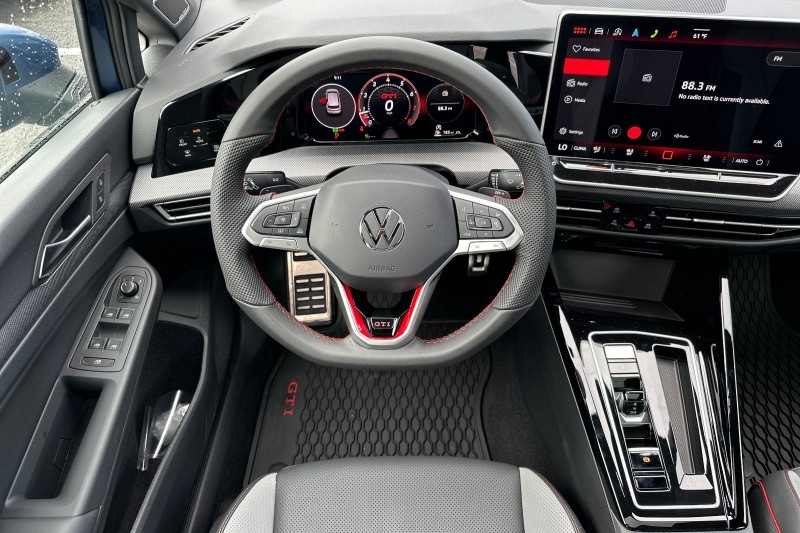 2026 Volkswagen Golf GTI SE - Photo 13