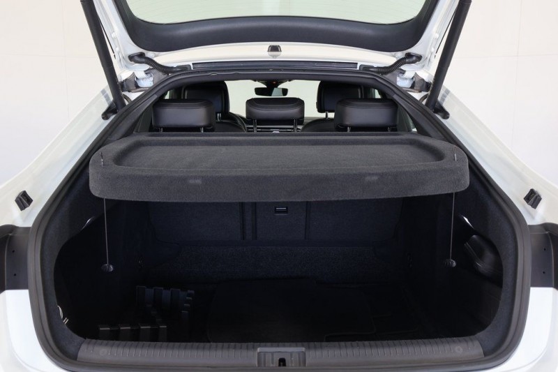 2023 Volkswagen Arteon 2.0T SE R-Line WVWSR7AN8PE001556