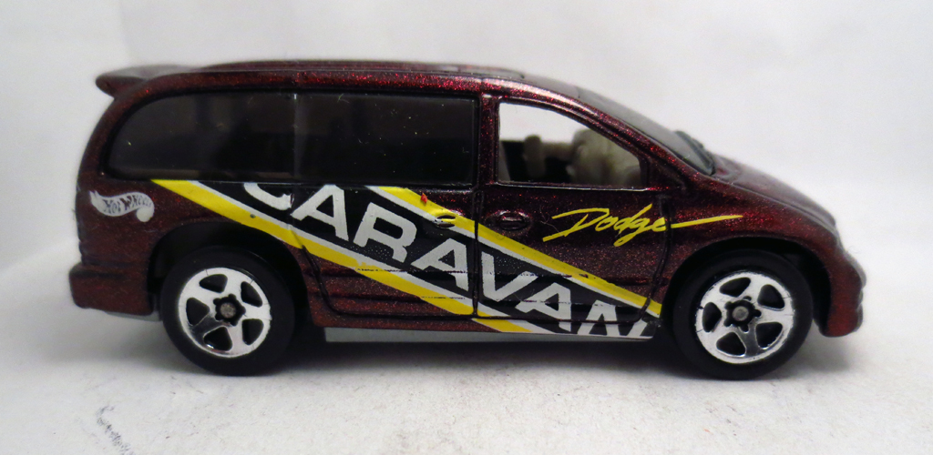 Игрушка dodge caravan