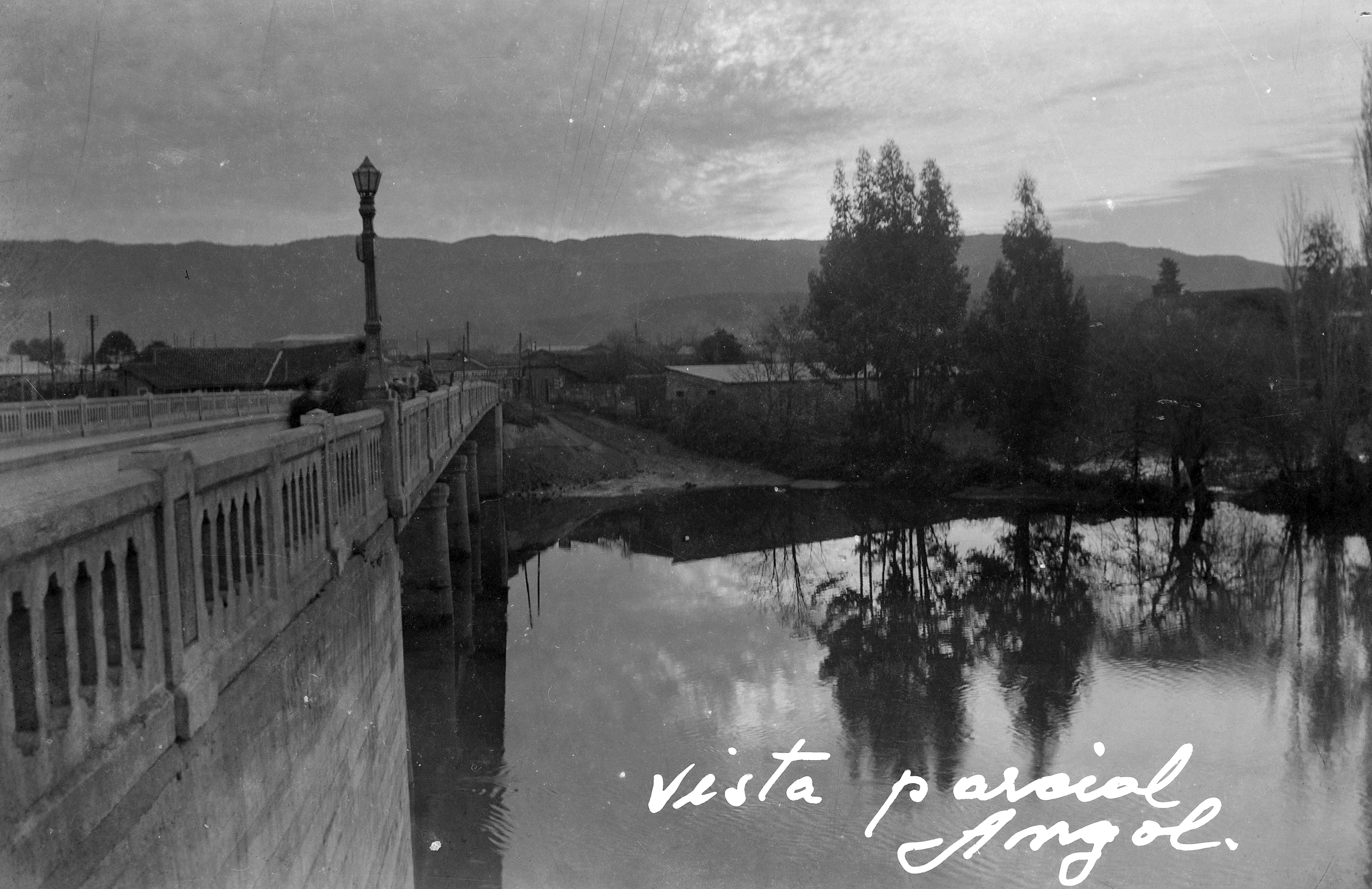 Enterreno - Fotos históricas de chile - fotos antiguas de Chile - Puente Vergara de Angol en 1948