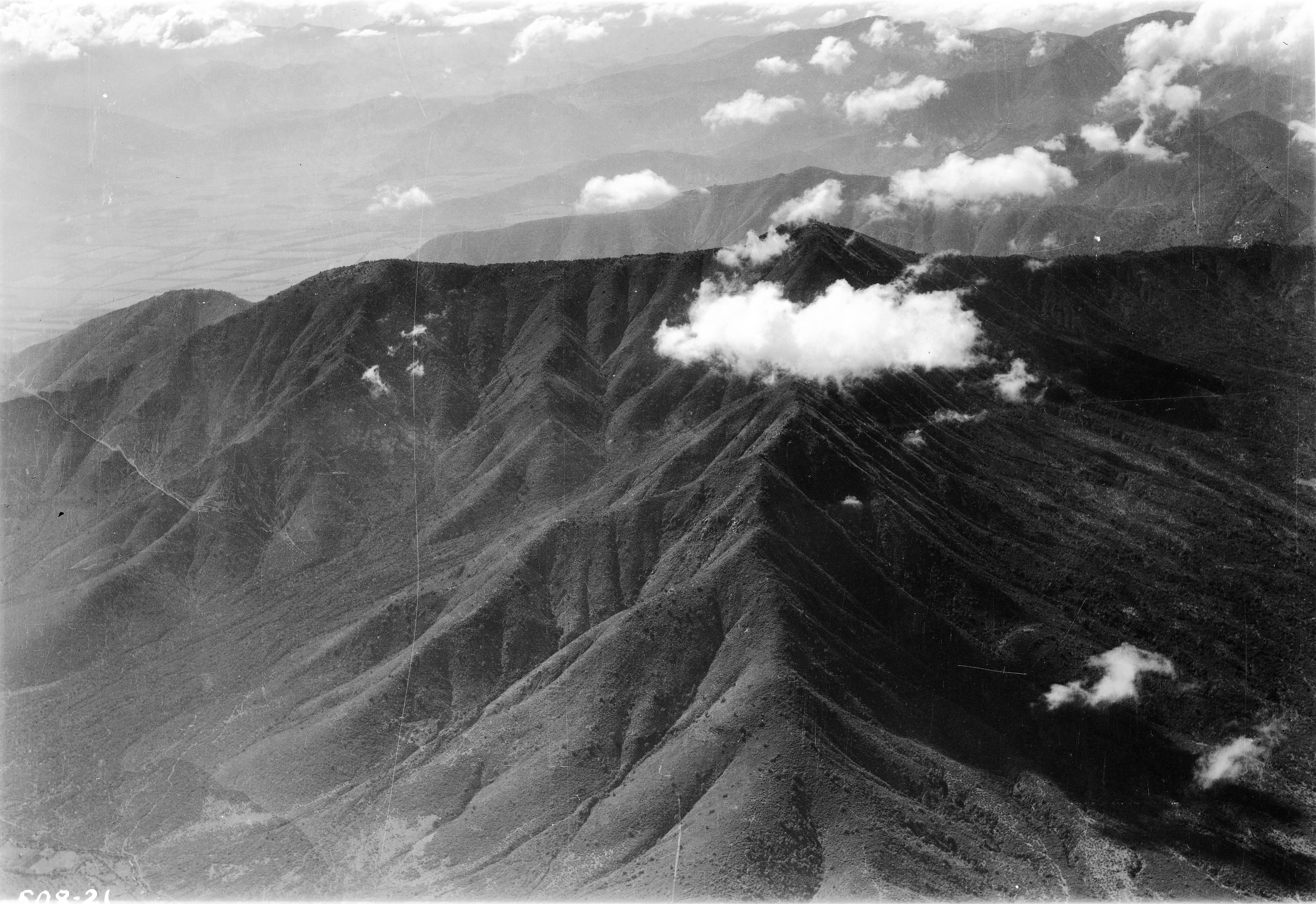 Enterreno - Fotos históricas de chile - fotos antiguas de Chile - Vista aérea de La Cordillera de los Andes 1937.