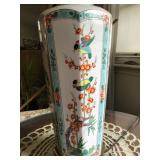 Close up of porcelain lamp. 