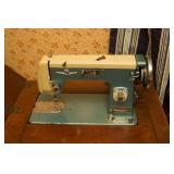 Vintage Montgomery Ward 7 Jewel Automatic Zig Zag Signature Sewing Machine# Z4838646 wood cabinet 