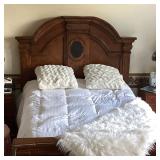 Queen sz headboard, footboard & rails