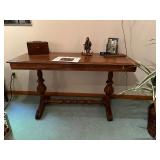 Buffet table/hidden leaf