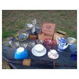 Tons and tons of items Pyrex fan porcalian boxes plus plus