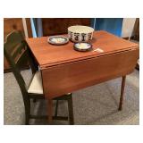 Drop leaf table 