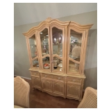 Lexington Château la tour China cabinet